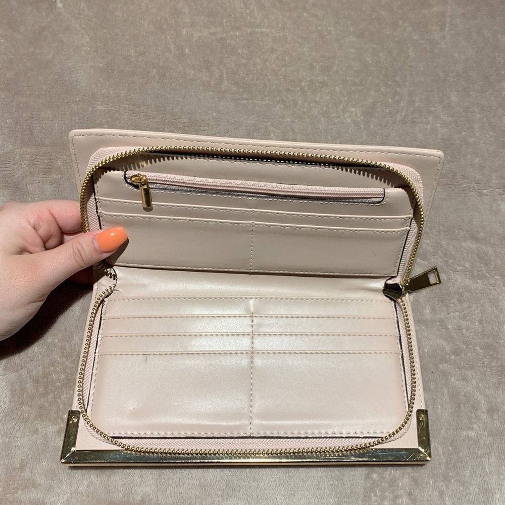 Wallet - Picture 4 of 6